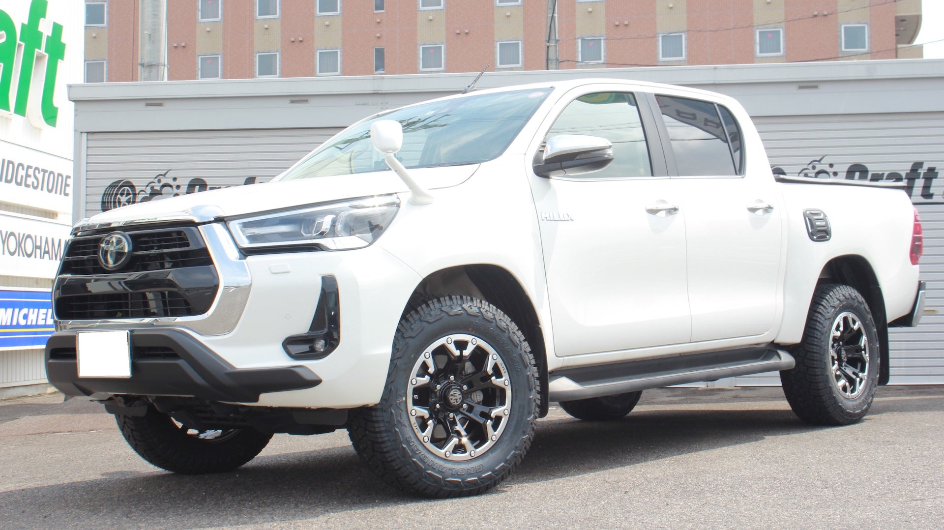 Toyota Hilux (2016+) - MG GOLEM Wheels