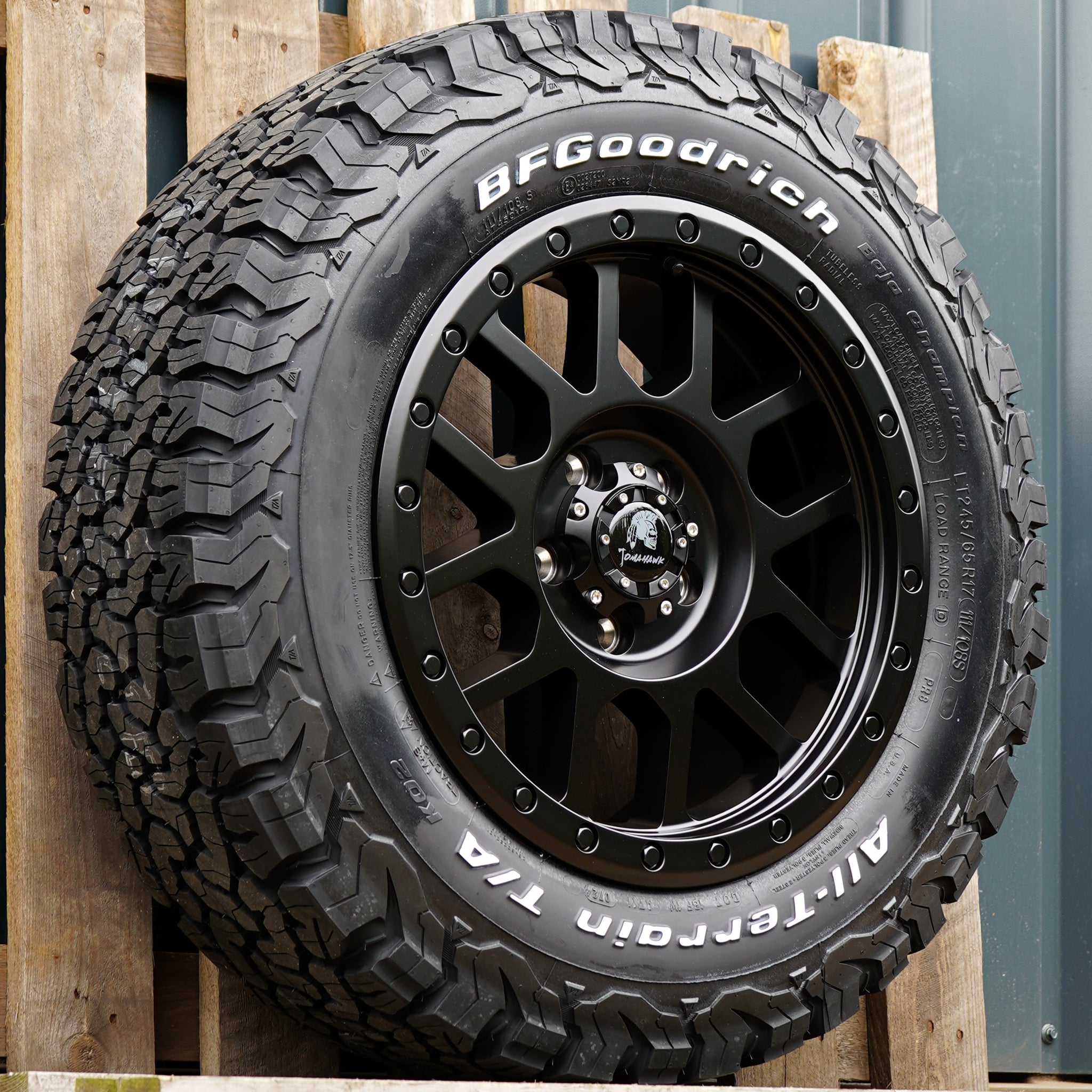 Tomahawk Kato Wheel & Tyre Package for Volkswagen Transporter T5 (2003+)