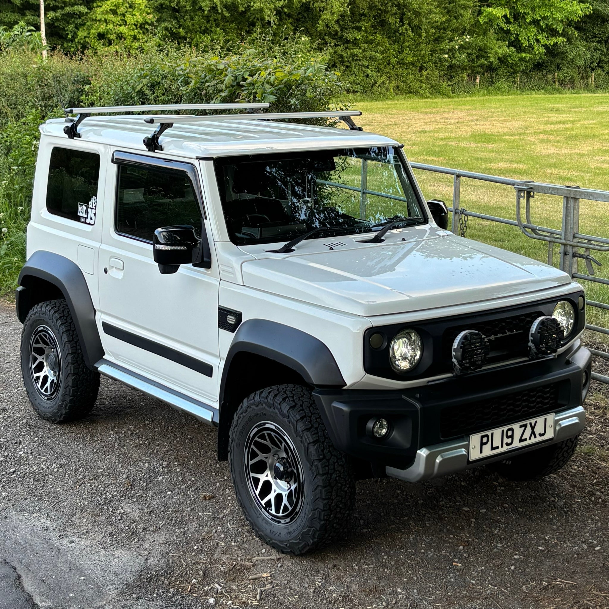 Thule WingBar Evo Load Bars for Suzuki Jimny (2018+)