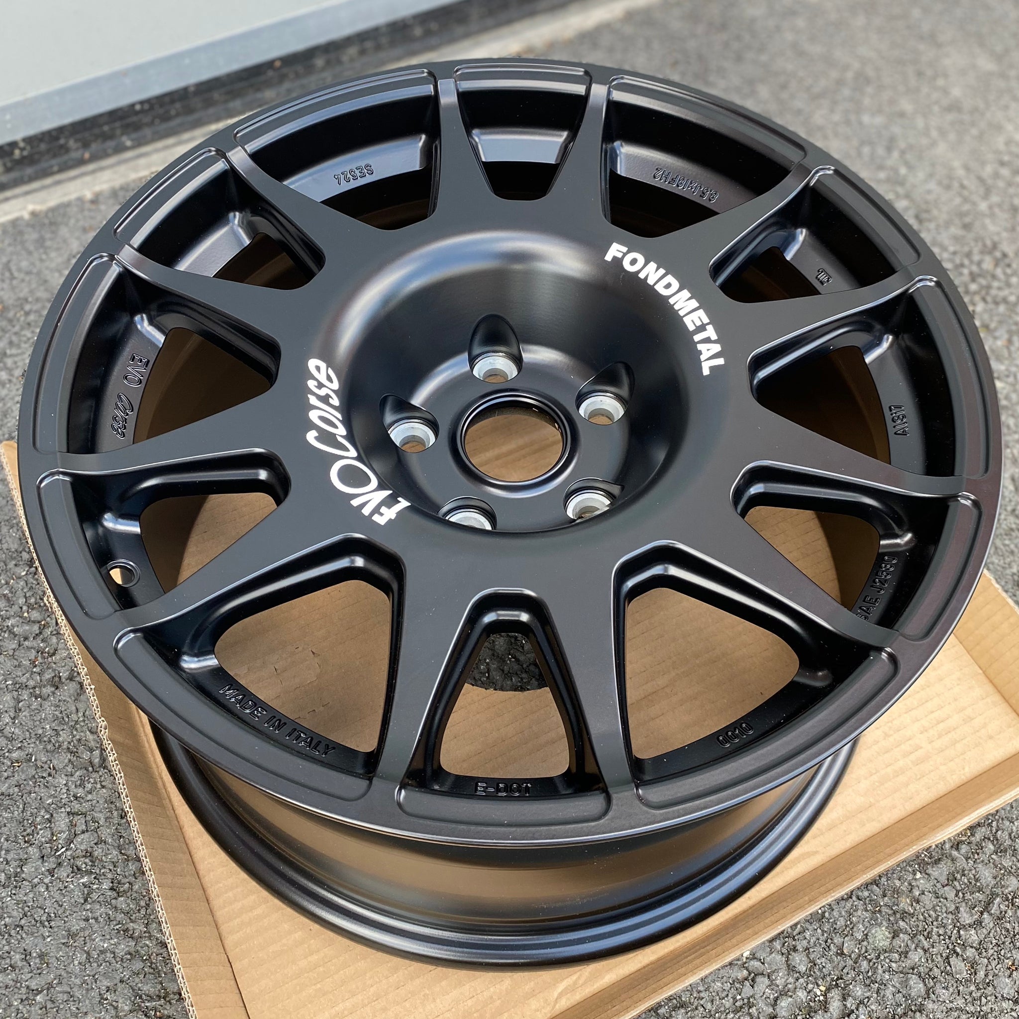 EVO Corse DakarZero 18" Wheel Package for Land Rover Discovery (2017+)