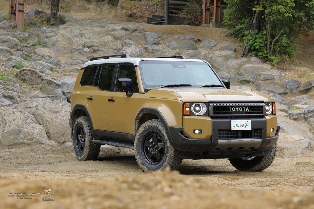 Toyota Land Cruiser 250 (2024+) with 18" BRADLEY FORGED Takumi wheels