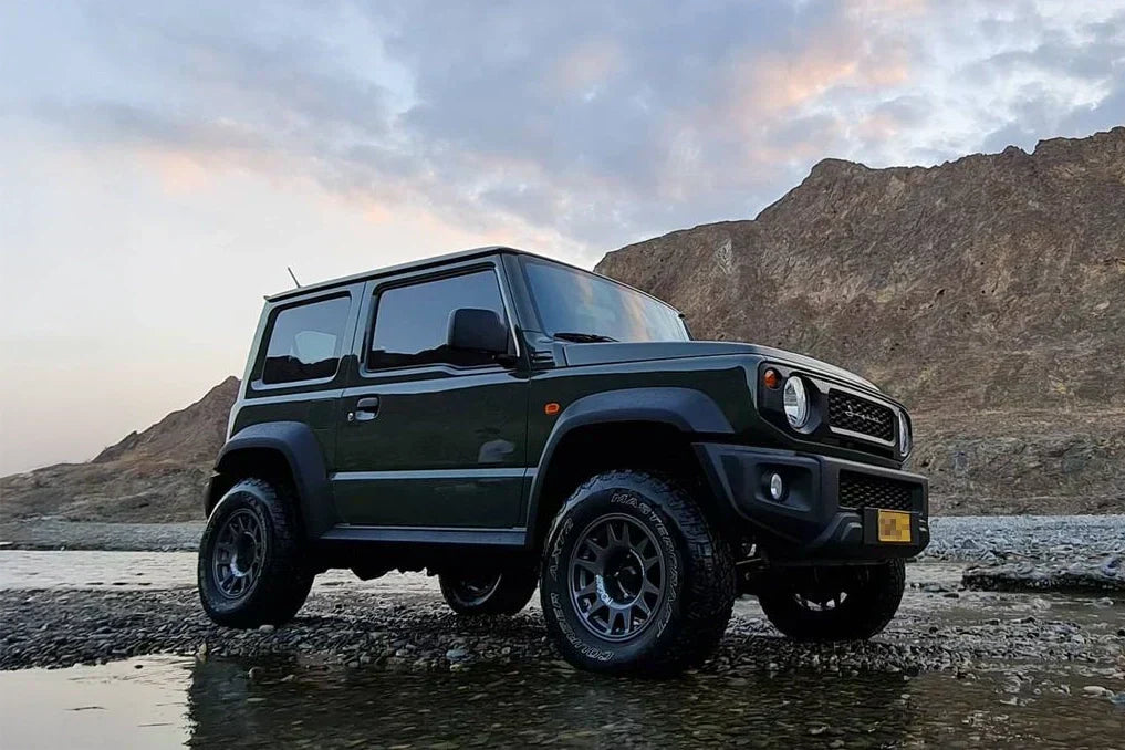Suzuki Jimny 2018 with 15" EVO Corse DakarZero wheels in anthracite