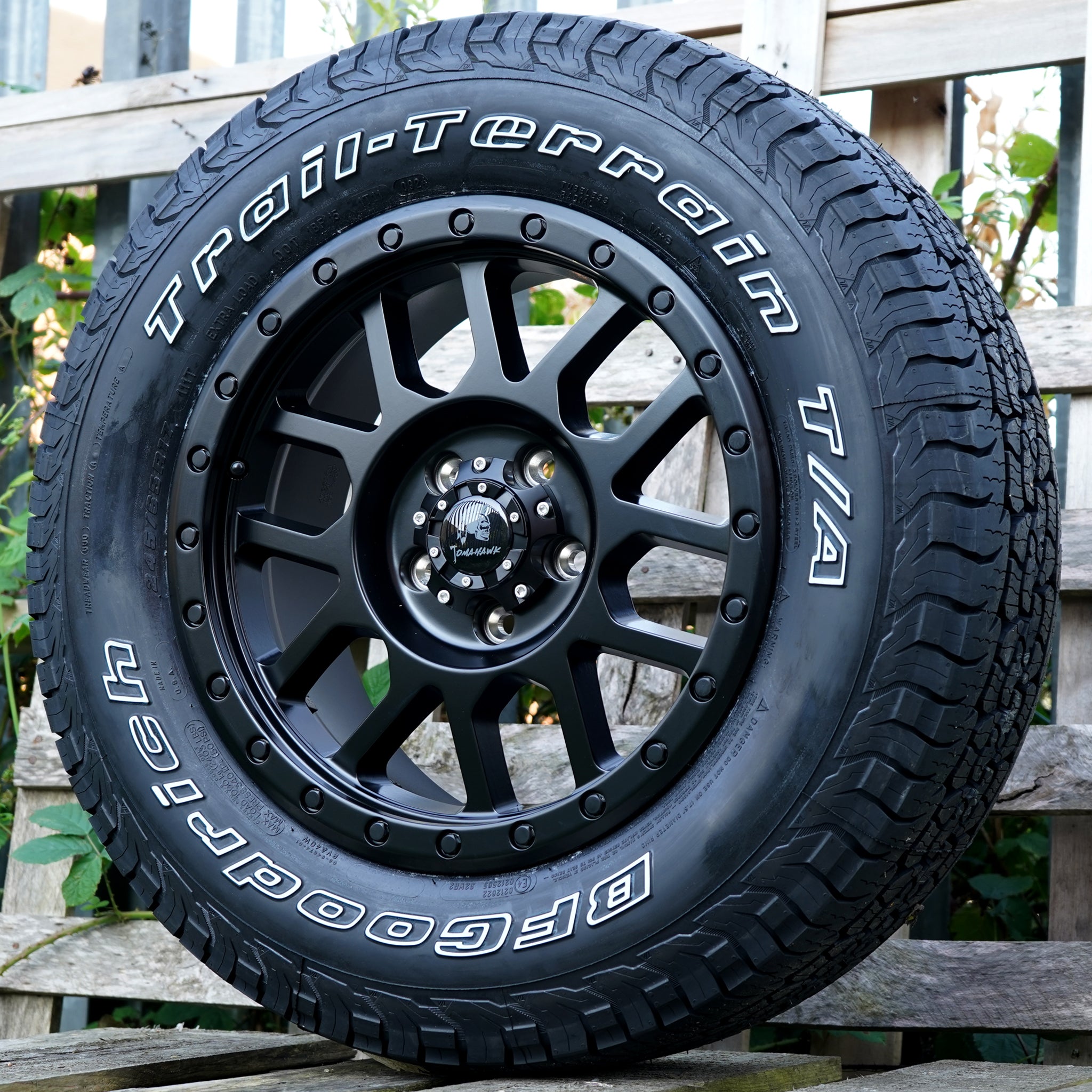 Tomahawk Kato Wheel & Tyre Package for Volkswagen Transporter T5 (2003+)