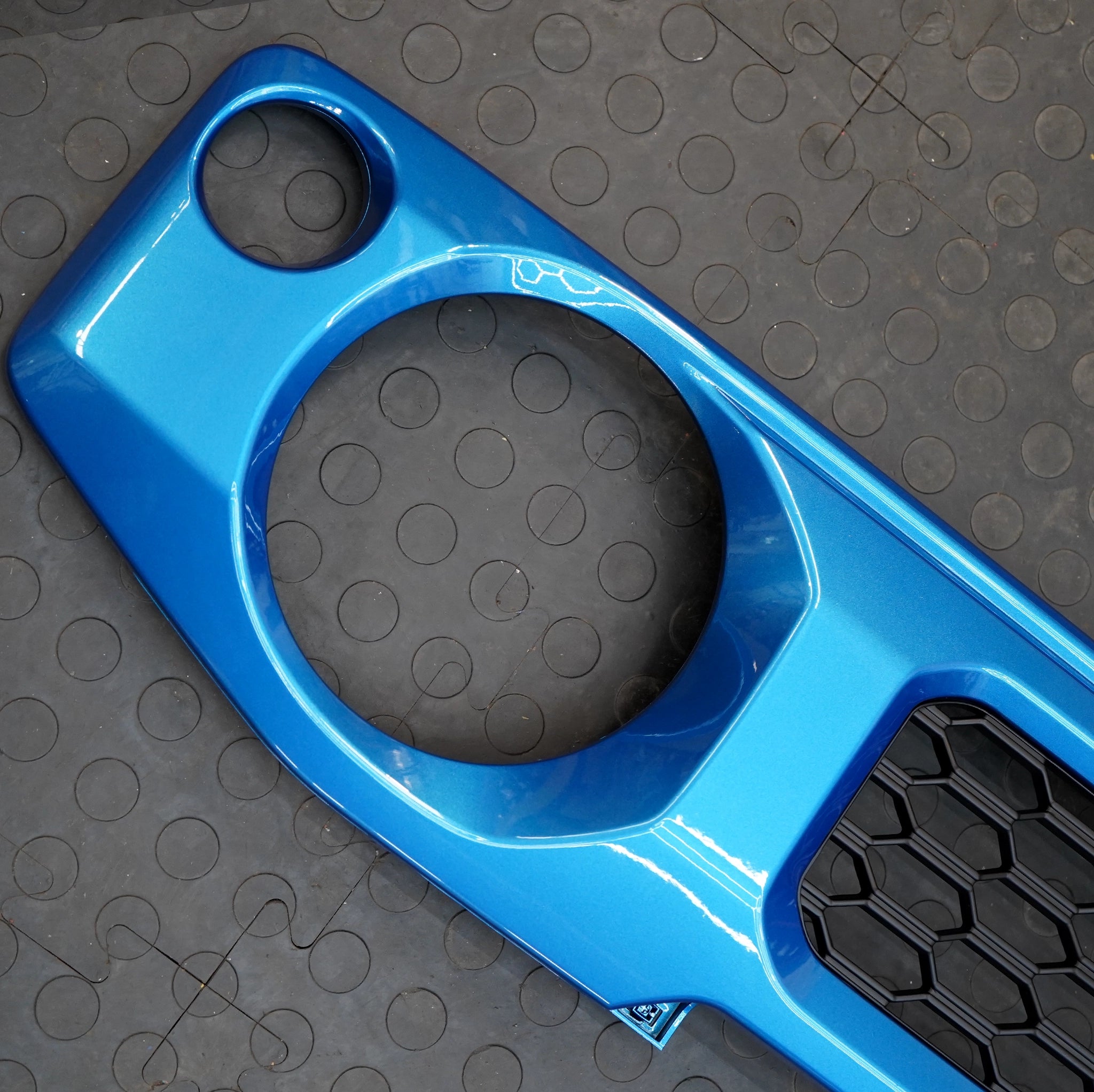 Retro Grille for Suzuki Jimny (2018+) - Brisk Blue Metallic